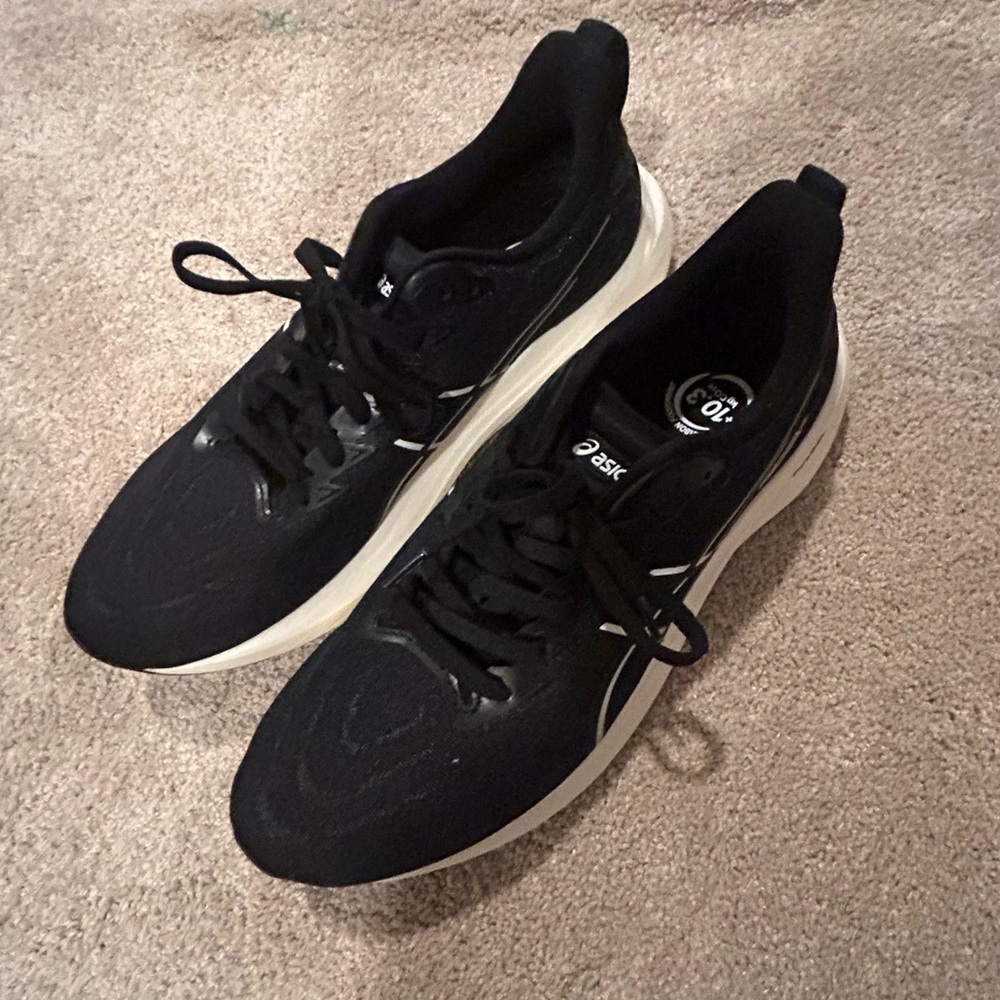 ASICS Men's Black and White Athletic Tennis Shoes Sz. 10 NWT
